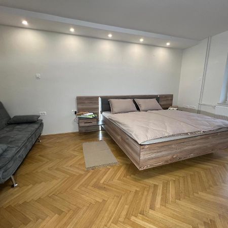Mici'S Apartments Visoko  エクステリア 写真